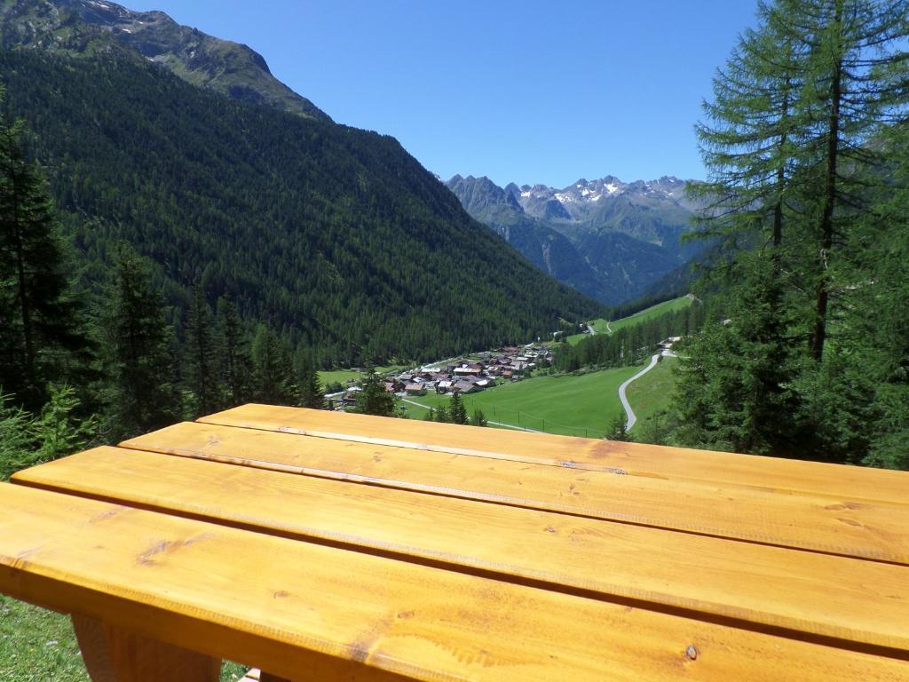 Gaestehaus Berghof Schoepf Langenfeld Luaran gambar